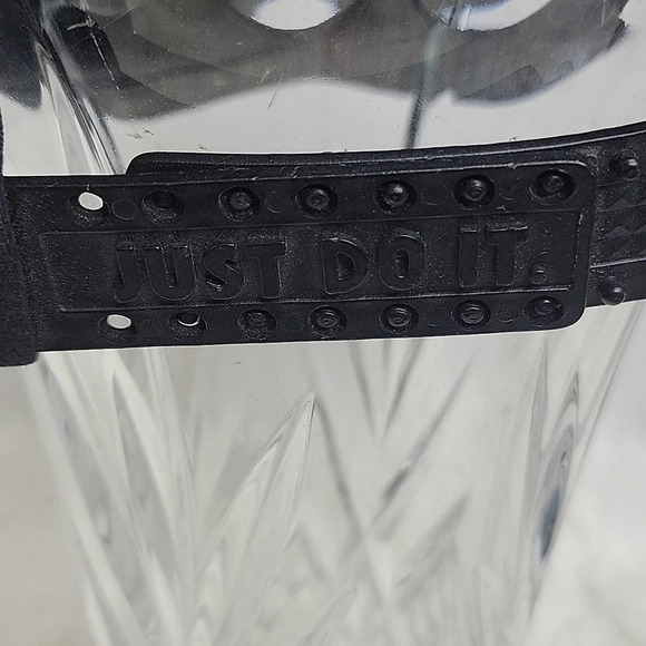 NIKE Red, black, and Green Youth Baseball Hat OS‎ - Picture 4 of 7